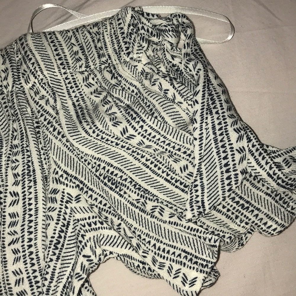 FOREVER 21 off the shoulder top size Medium - Picture 2 of 3